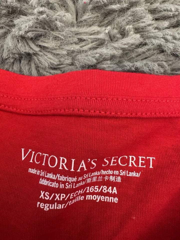 Victoria’s Secret Red Love Graphic T Shirt - XS - Never Worn - Fast Shipping - Image 3 of 4