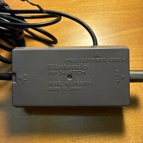 Nintendo NES Console With Cables 2 Controllers Model NES-001  SuperMario Zapper