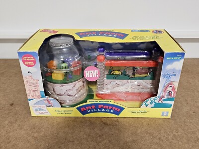 Vintage UNCLE MILTONS ANT FARM VILLAGE Tiny Town Break Resistant Escape Proof
