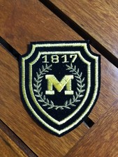  VINTAGE NCAA UNIVERSITY OF MICHIGAN WOLVERINES SHIELD PATCH 2 3/4" X 3 3/8" 