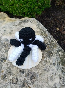Catnip Octopus Cat Toy. Black & White Toy  Crochet Cat Toy w/ Organic Catnip.