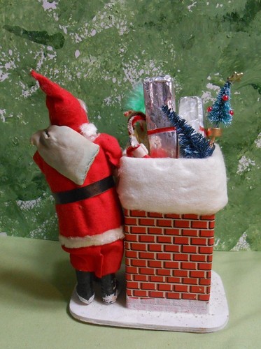 Japan Santa Standing Next to  a Chimney - Clay Face, Cotton - Picture 3 of 3