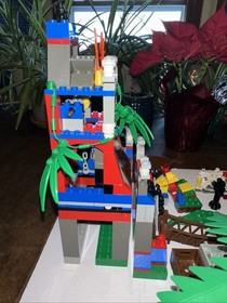 LEGO Adventurers Jungle Amazon Ancient Ruins 5986 Most of the Parts w/Sun Disk