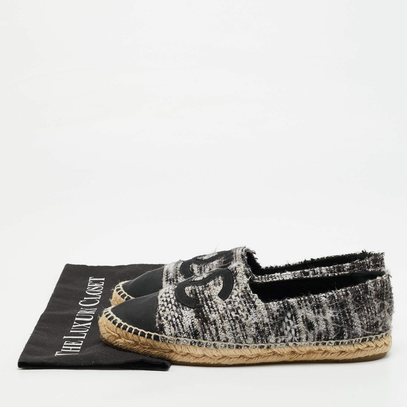 Chanel CC Size 41 BlackWhite Canvas and Tweed Cap Toe Espadrille Flats image 9