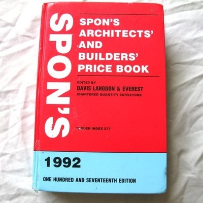 Spon's Architects' and Builders' Price Book ... by Davis Langdon and Ev Hardback