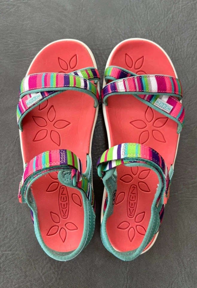 Sandálias KEEN alça traseira e alça transversal grandes infantis 5 biqueira aberta ajustável NOVO EXCLUSIVO - Imagem 2 de 4