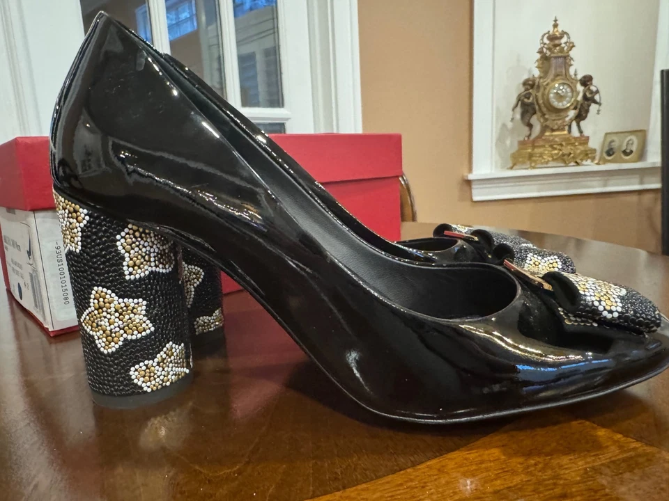 Zapatos de salón Salvatore Ferragamo para mujer Vara adornados tacón alto talla 8 Foto 3 de 4