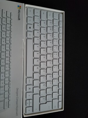 Microsoft Designer Compact Keyboard - QWERTY - Defekt - Als Ersatzteile