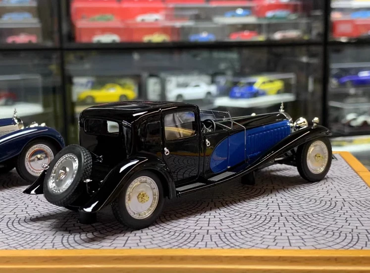 XEROX 1/43 Resin car model Bugatti Type 41 Napoleon 41000 + Royale 41111 Binder - Image 3 of 4