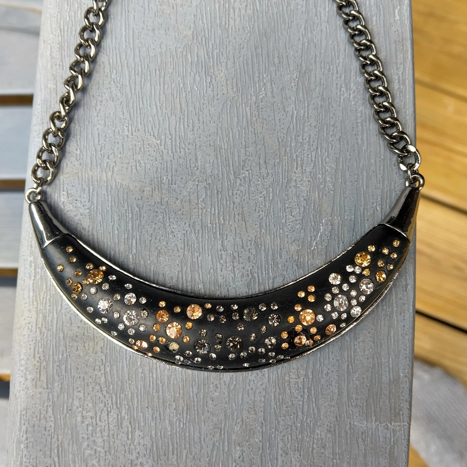 Collar Alexis Gris Estilo Media Luna Negro Con Cristales Multicolores A005 Foto 3 de 4