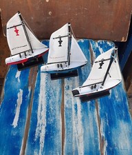 Barche Da Regata America's Cup Storiche In Legno E Vela In Tessuto