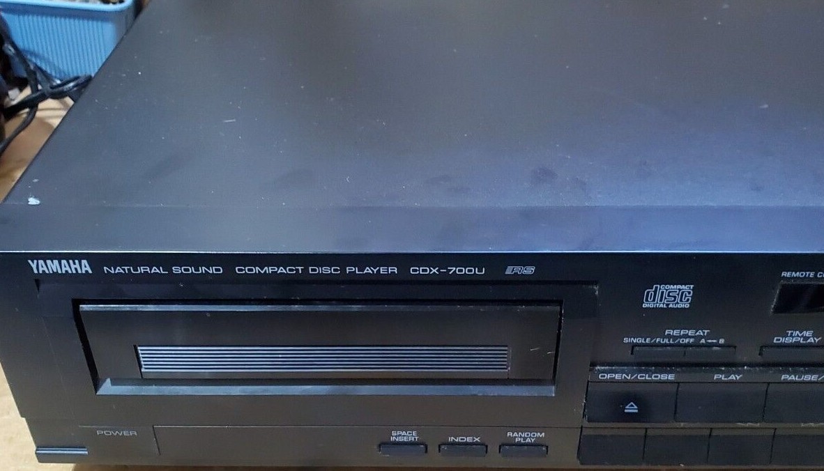 Vintage 1987 Yamaha CDX-700U Single One (1) Tray Compact Disc/CD