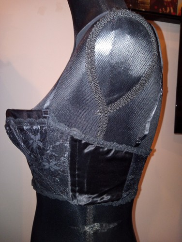 Fredricks of Hollywood Sexy Black Lace & Satin bra - M / 34B/C - Picture 15 of 16