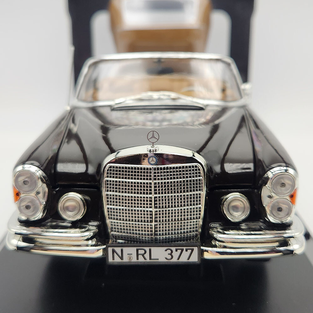 1969 Mercedes 280SE Cabrio - 1:18 Diecast Model - By Norev