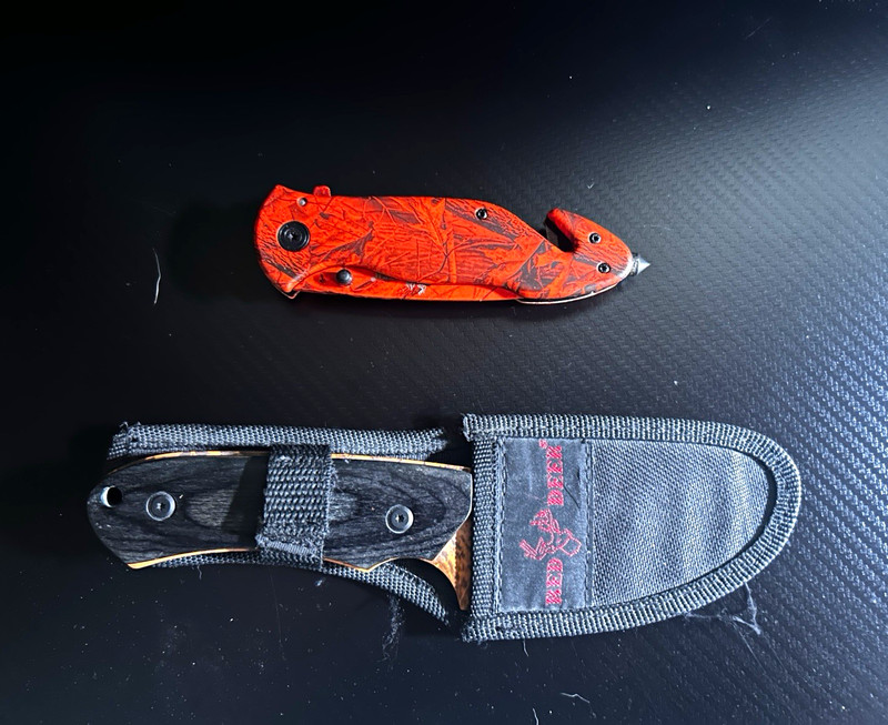 Red Deer Hunting Knife Lot Fixed Blade Skinner & Folding Rescue Knife Camo