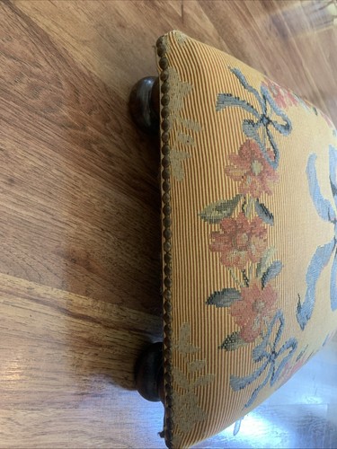 French 14.5" Square Foot Stool Tapestry Floral Bow Gold VTG Wooden Leg Woven - Picture 2 of 8