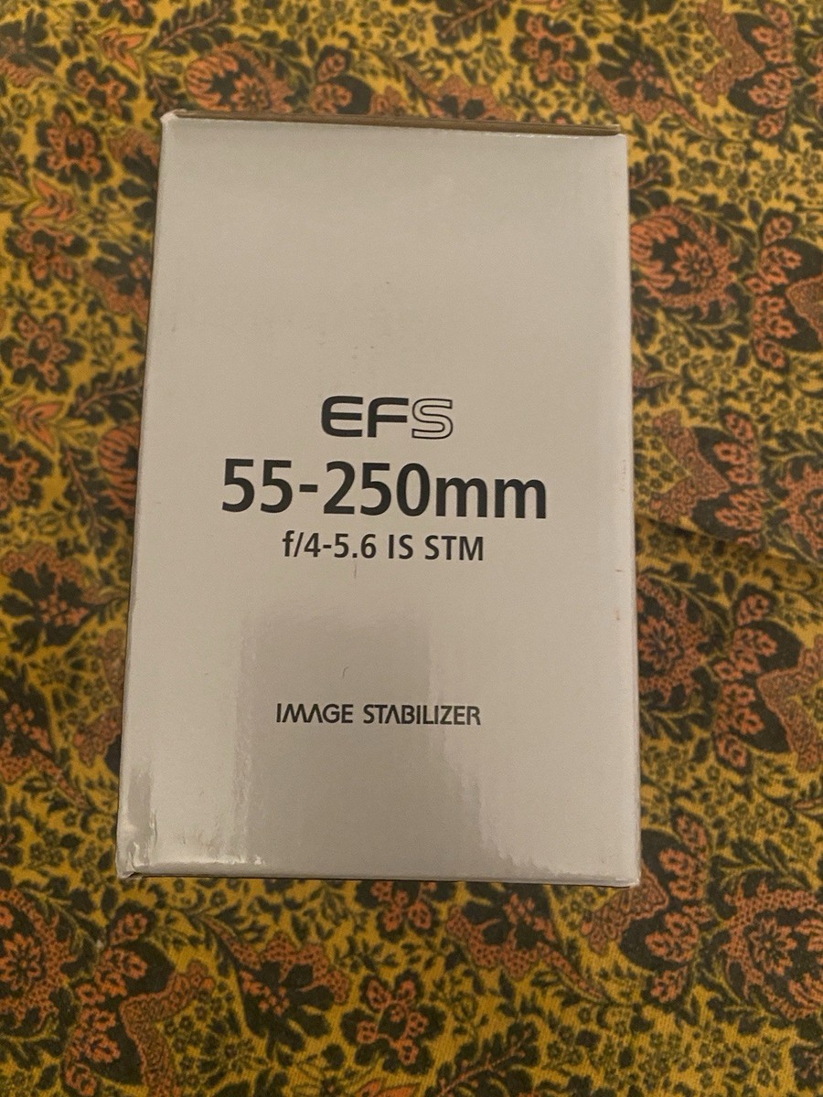 【フード付き】Canon EF-S 55-250mm 4-5.6 IS STM Canon EF-S 55-250mm f/4-5.6 IS STM Lens with Essential
