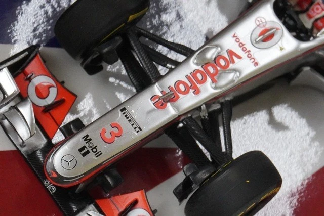 1:43 MINICHAMPS 533124373 McLaren Mercedes Show Car British GP 2012 #3 model car - Image 4 of 4