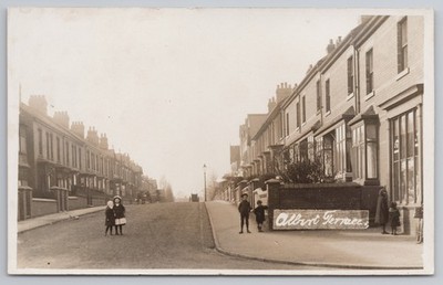 RPPC Albert Terrace Middlesbrough? Stockport? Straßenszene Kinder um 1910 RP