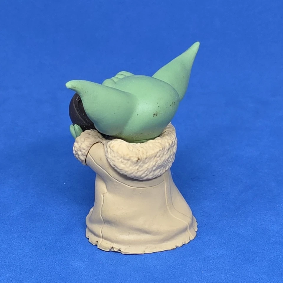 Grogu Star Wars Bounty Collection Baby Yoda Figurine Cake Topper Hasbro - image 4 of 4