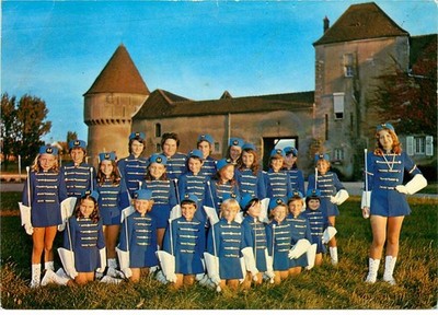 SEINE ET MARNE GUIGNES RABUTIN MAJORETTES (cpsm)