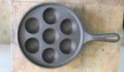 Vintage GRISWOLD Model 962 Cast Iron Aebleskiver Skillet / 7 Hole Pan #32