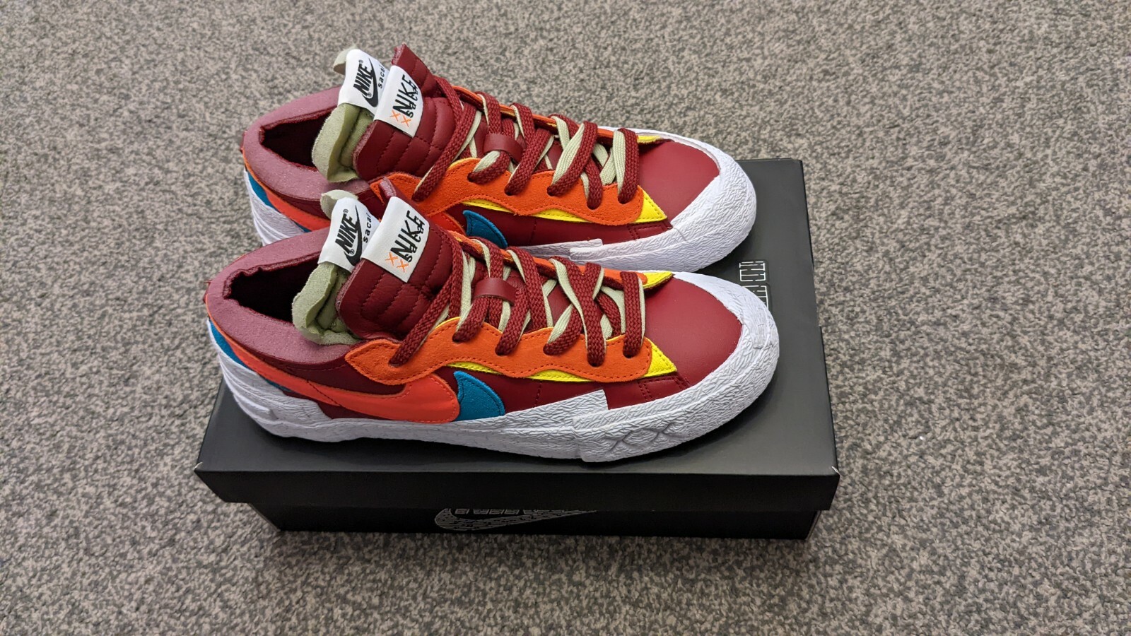 SACAI X NIKE Nike Blazer x Sacai x KAWS x Rosso UK 7