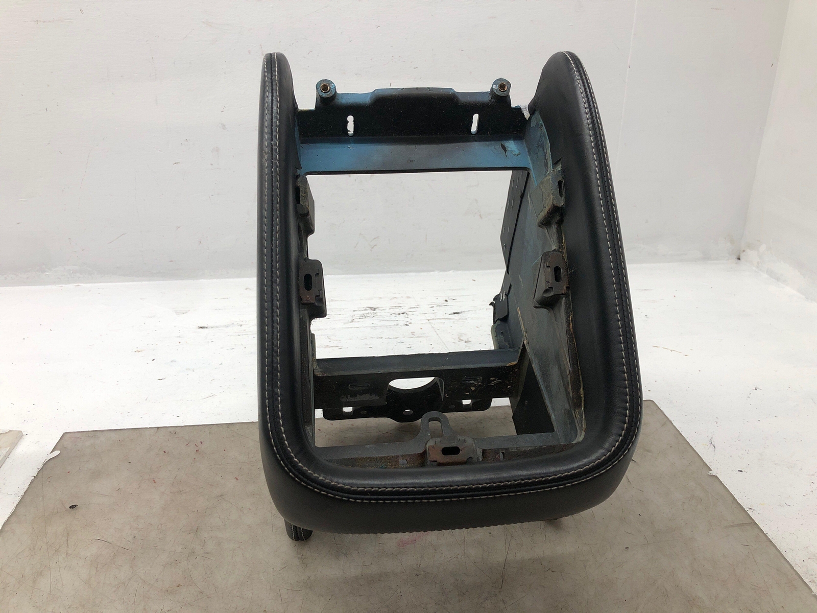 2006-2012 BENTLEY CONTINENTAL REAR CONSOLE END CAP CARRIER 3W5864344A *INDENTS*