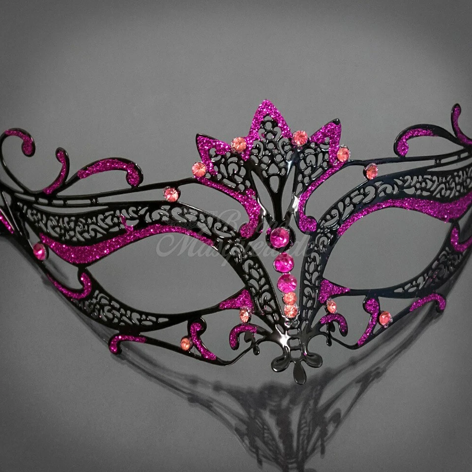 Máscara de filigrana de metal rosa glitters e strass preta M33144 - Imagem 3 de 4