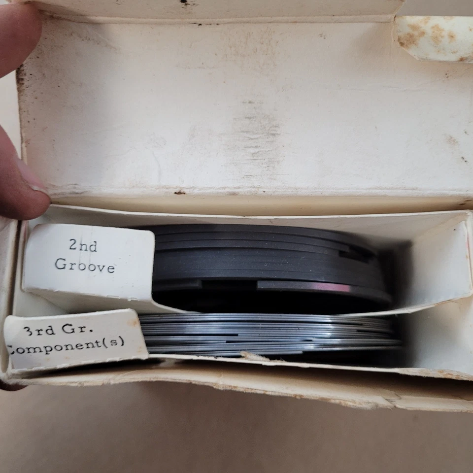 NOS TRW T8325MX Standard Piston Ring Set Chevy/GM/350 V8 1968-1980 USA MADE - Image 2 of 4