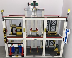 Lego 4207 City Garage Complete Set With Minifigures Manuals