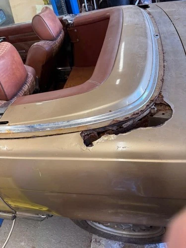 Spares/Repair Mercedes 380SL R107 - Picture 1 of 10