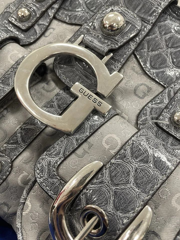 复古 2000 年代早期 Y2K Guess 皮革包 灰色 — 第 4/4 张图片