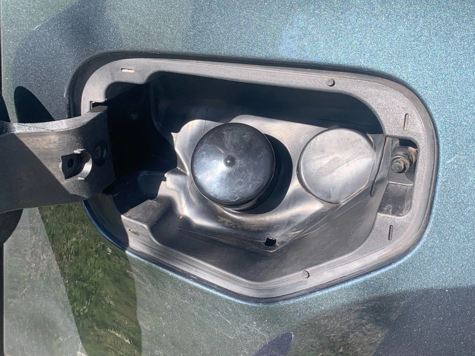 GM Capless Fuel Filler Cover 2017 - 2025 GMC, CHEVROLET, BUICK & CADILLAC - Image 3 of 4