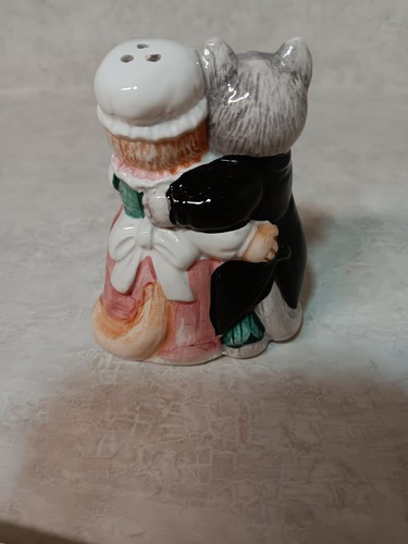Cat Couple Salt/Pepper Shaker Well Mannered Fancy Dress Bonnet ONE ONLY - Picture 7 of 12