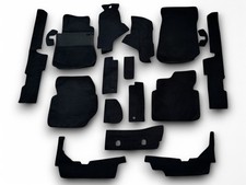 Teppichsatz Teppich für Mercedes W123 Limousine Gummi Absatzschoner Schwarz. Teppichsatz Teppich für Mercedes W123 Limousine Gummi Absatzschoner Schwarz.