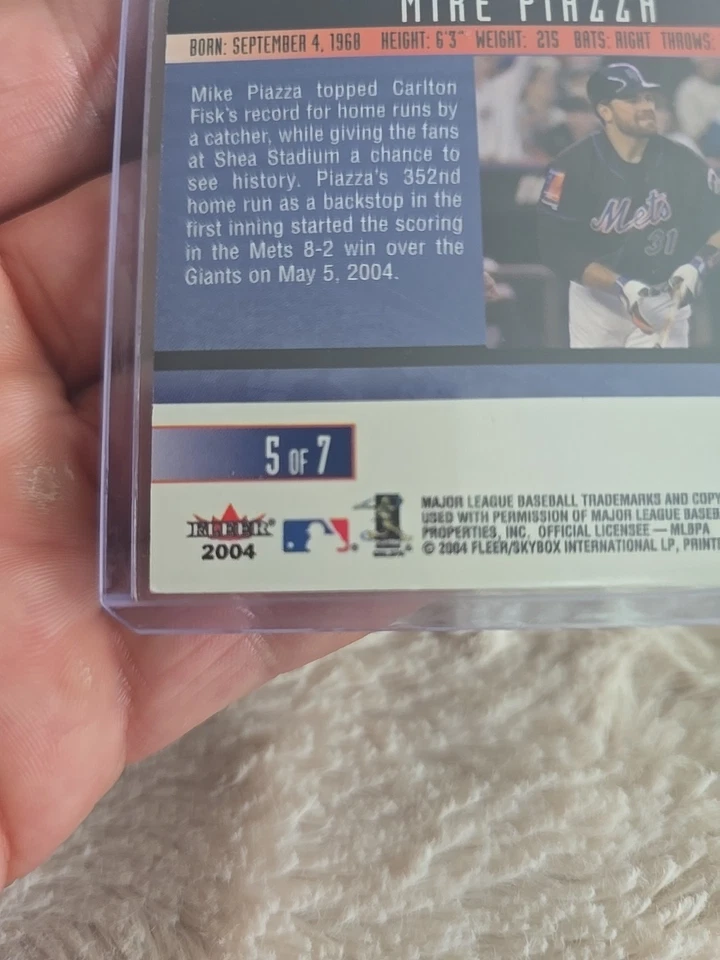 2004 Fleer New York Mets SGA Mike Piazza #5 HOF - Image 3 of 3