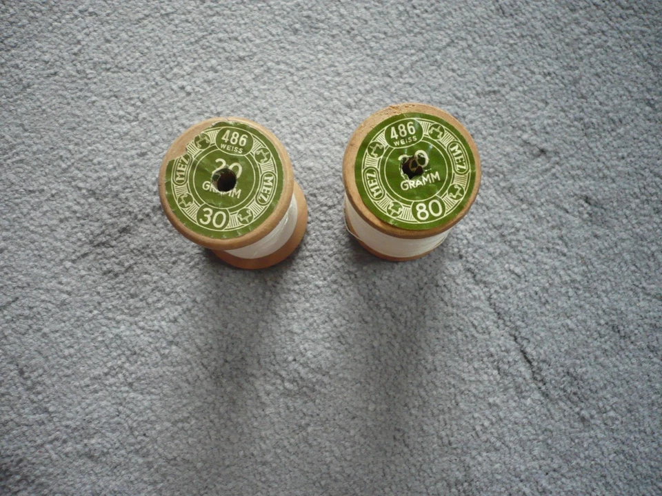 2 Garn- Holzrollen , alt, weiß von MEZ, gebraucht