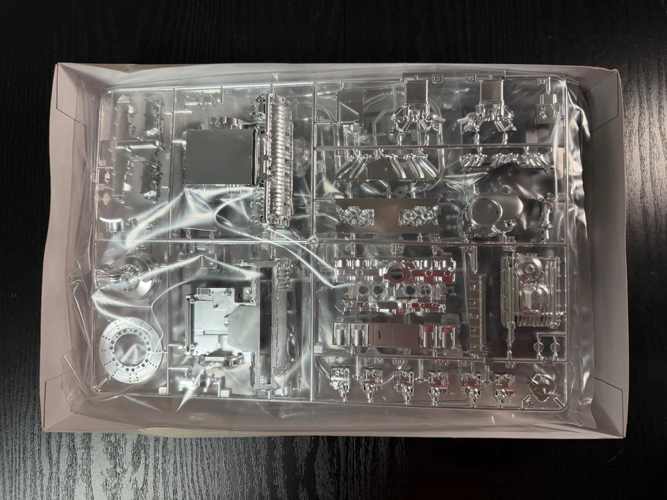 MOTORE TAMIYA KAWASAKI Z1300 1/6. dal Giappone8 - Immagine 2 di 4