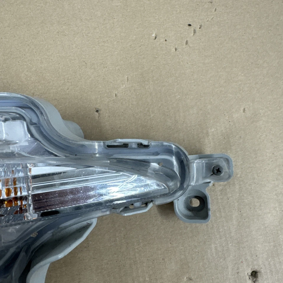 Luz antiniebla parachoques delantero izquierdo Mazda 3 2017 2018 2019 lado del conductor OEM Foto 2 de 4