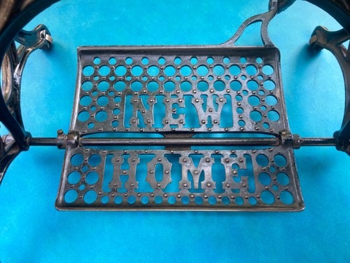 Antique Vtg New home Treadle Sewing Machine Cast Iron Base Table Legs Industrial - Picture 4 of 17