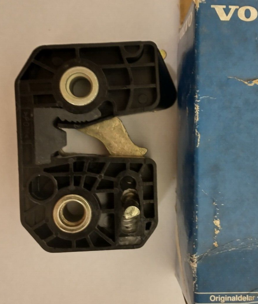 Volvo 740-960 S90 V90 Left Outer Door Latch 9159530 1984-1998