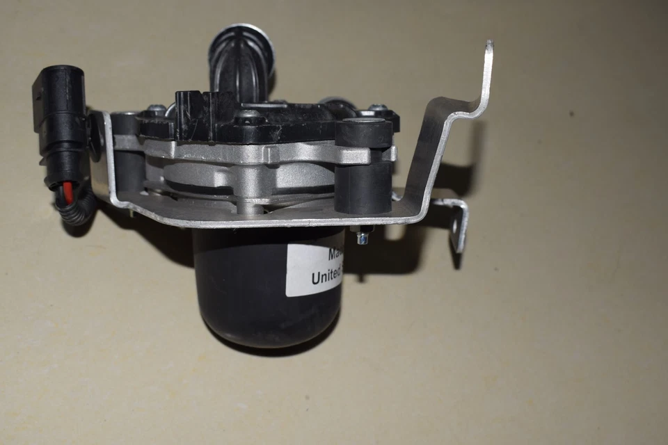 VOLKSWAGEN PASSAT B7 2012-2014 2,5 L EMISIÓN SECUNDARIA BOMBA DE INYECCIÓN DE AIRE OEM Foto 2 de 4