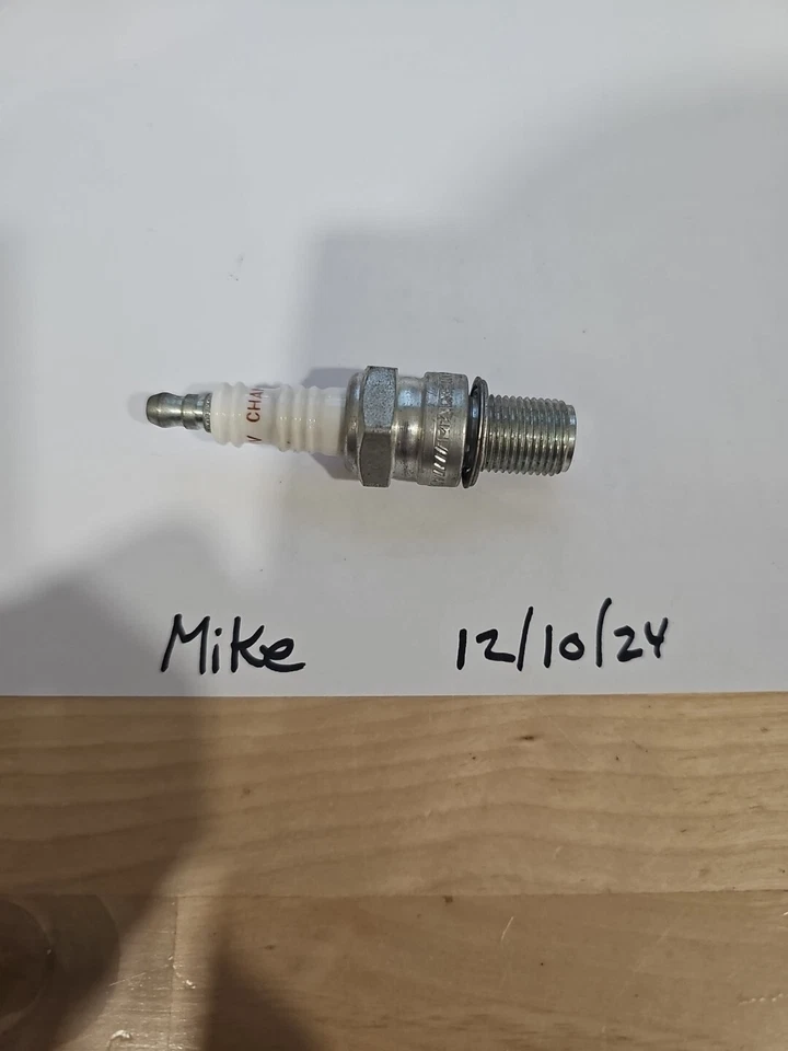 Bujía Champion nueva pieza de stock antiguo # N19V Foto 3 de 3