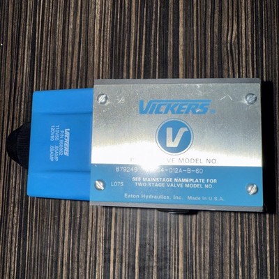 Vickers Pilot Valve Model No. 879249 DG4S4-012A-B-60 Eaton Hydraulics Inc. New
