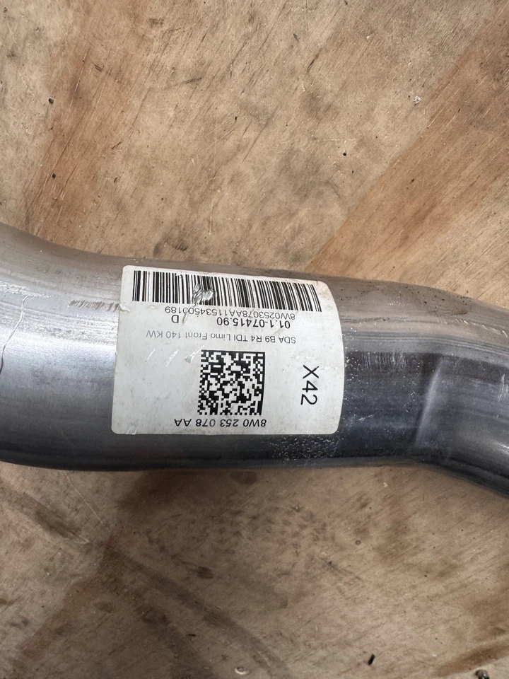 Silenciador de escape trasero original Audi A4 Avant S4 Quattro 8w20253409  Foto 4 de 4