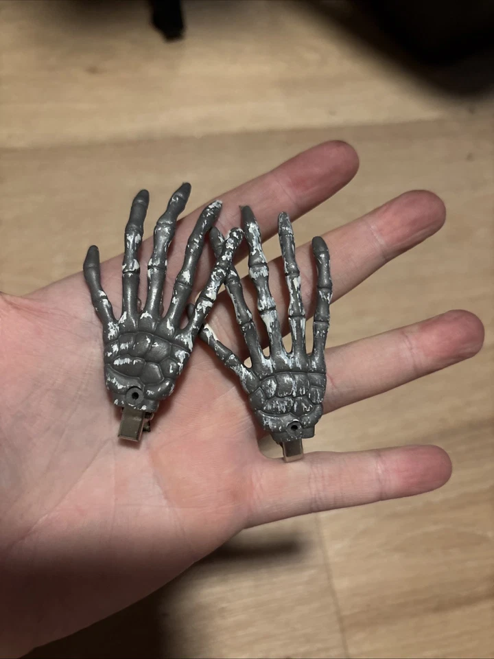 Two Piece Skull Hands, Hair Clips - Image 4 of 4