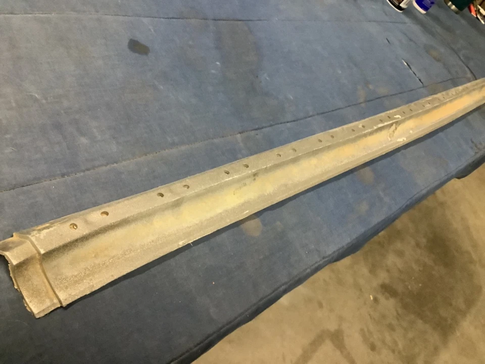 73 74 Dodge Challenger parachoques trasero a carrocería relleno panel de ajuste Mopar 3616149 Foto 3 de 4