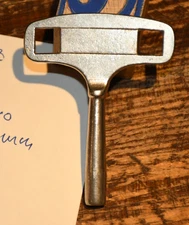 Size 10 Vintage Clock Winding Key Free Shipping #k23 4.75mm