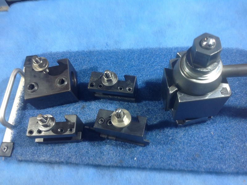 aloris bxa wedge toolpost w/4 toolholders